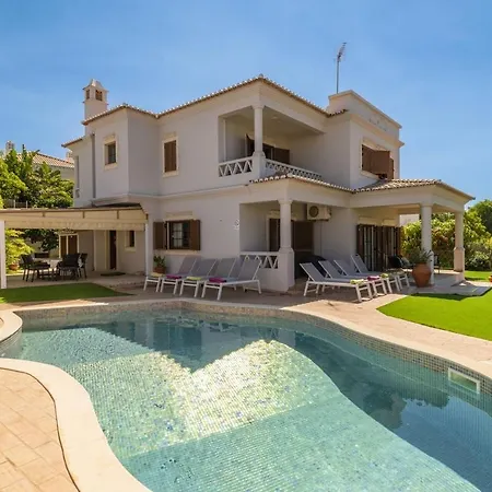Villa Mangas By Select